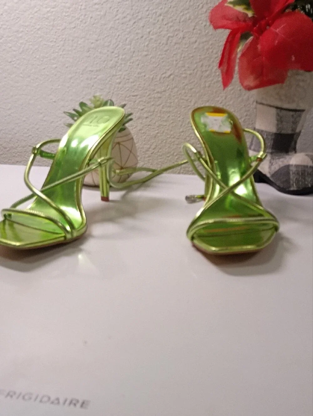 Jennifer Lopez Metallic Neon Green Strappy Heels - Picture 5 of 11